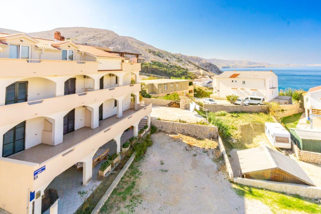 Apartment And Room Bacic Metajna Buitenkant foto
