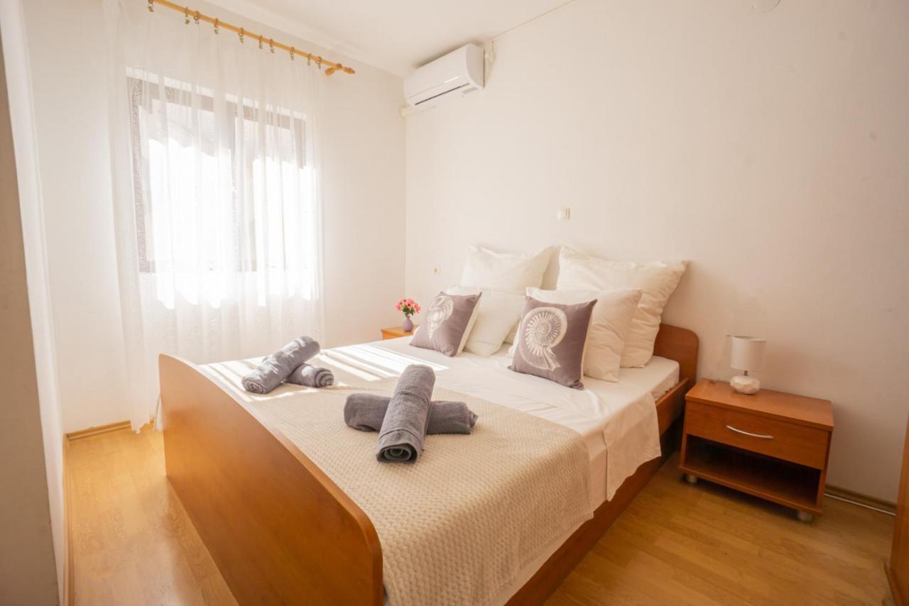 Apartment And Room Bacic Metajna Buitenkant foto